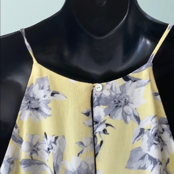 Forever 21 yellow floral romper Size XS - Picture 5 of 12